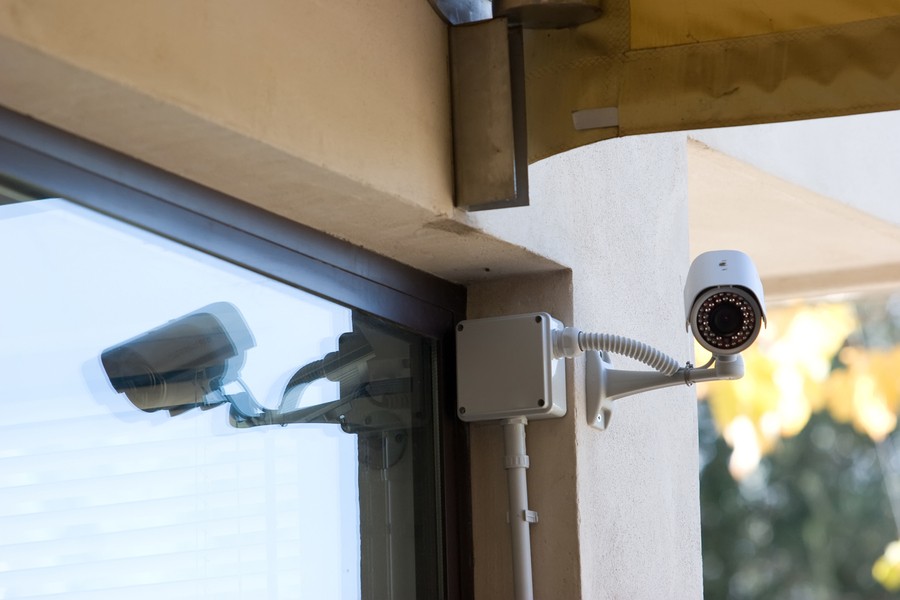 comparing-analog-vs-ip-home-security-cameras