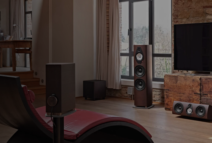 A view of Sonus faber Sonetto G2 speakers in a luxurious Bountiful living room.